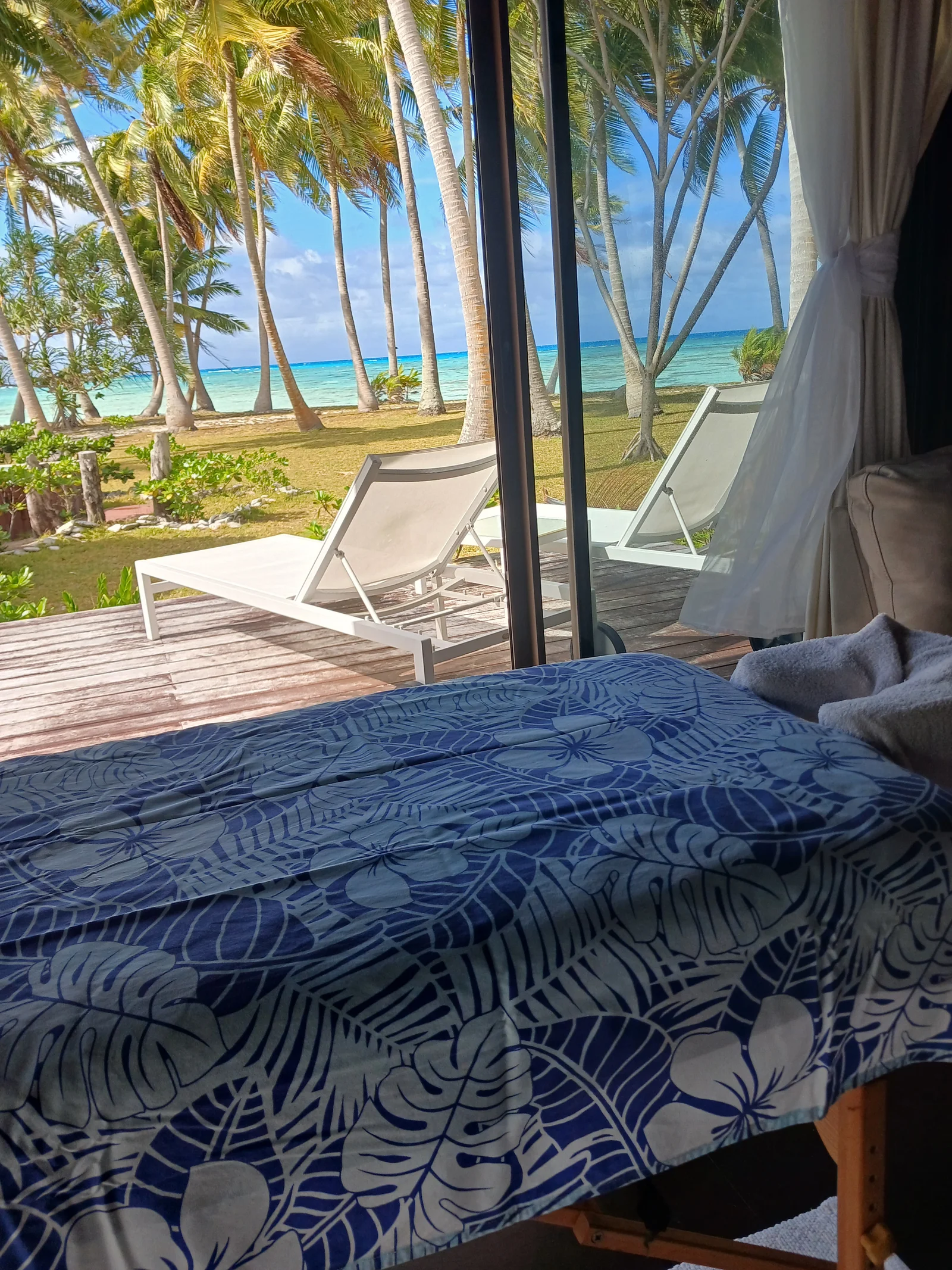 Need a massage - Rangiroa